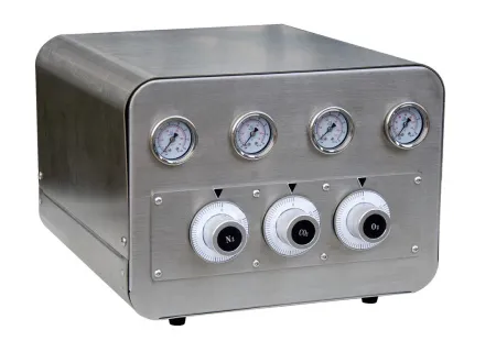 Газовый смеситель трехкомпонентный Pusher M284-50 50m3/h; обл. прим.: Углеки́слый газ,  Аргон, Азот, Кислород, Гелий; входное давление: 7 - 10 бар; выходное давление: 0,5 - 4 бара; газовые соединения: 0.5”FNPT